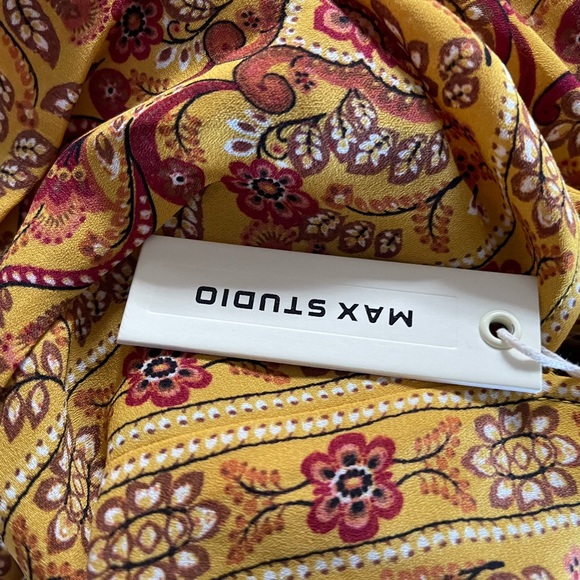 NEW WITH TAGS. Max Studio Crepe 3/4 Sleeve Tie Front Blouse size small-Medium - Picture 2 of 8